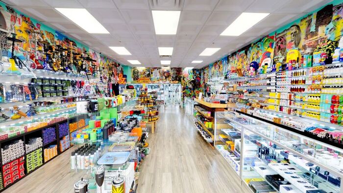  Profile Photos of World of Smoke & Vape - Brickell 255 SW 8th Street - Photo 3 of 4