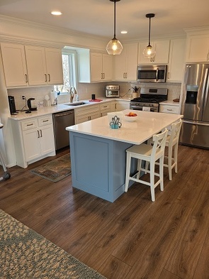  Profile Photos of Richard's Carpet + Flooring 13837 Lincoln St Ne, Suite B - Photo 2 of 3