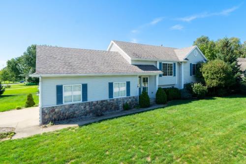  Profile Photos of Edward Kalavitz Realtor 962 Industrial Pkwy - Photo 3 of 4