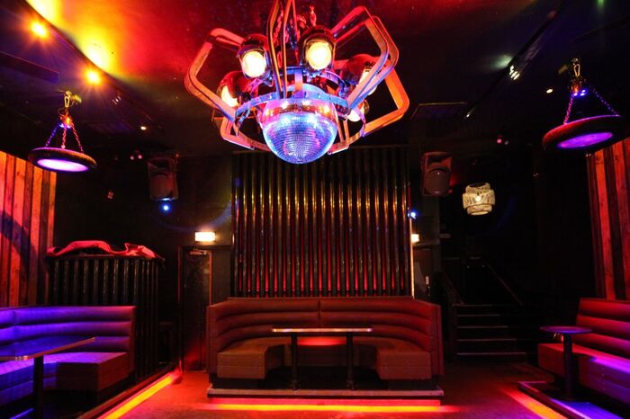  Circle Bar of Circle Bar 2926 Main St - Photo 5 of 17