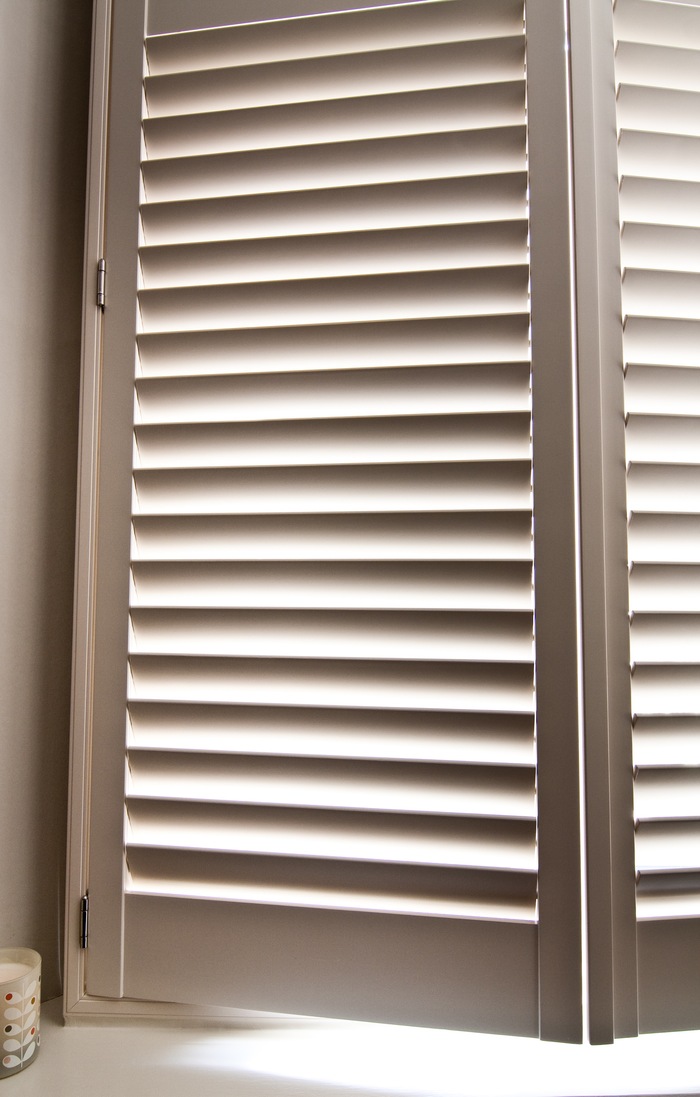  New Album of Lafayette Shutters 27 Oaken Wood Road, Thorpe Hesley - Photo 5 of 21