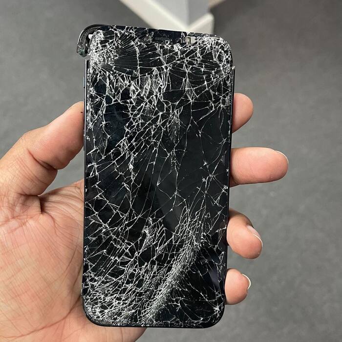  Profile Photos of Quick Mobile Repair - Fountain Hills 16605 E. Palisades Blvd., Suite 120 - Photo 14 of 19