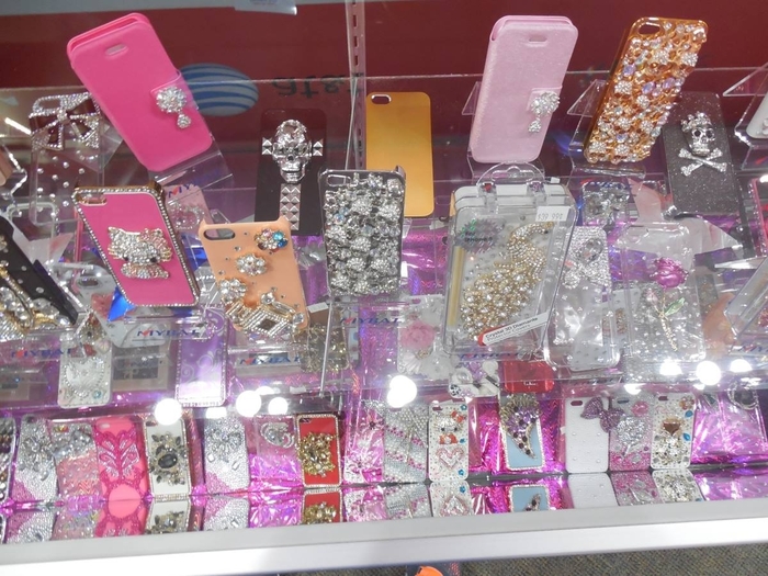  Profile Photos of Mobile Accessories USA: Cell Phone Accessories & Repair. 3141 Arden Way - Photo 7 of 10