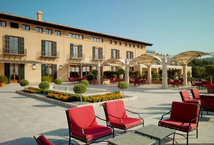Enjoy a panoramic view over the bay of Palma with a juicy cocktail and traditional tapas. Profile Photos of Castillo Hotel Son Vida C/Raixa 2, Urbanization Son Vida - Photo 8 of 25 Enjoy a panoramic view over the bay of Palma with a juicy cocktail and traditional tapas. Profile Photos of Castillo Hotel Son Vida C/Raixa 2, Urbanization Son Vida - Photo 8 of 25