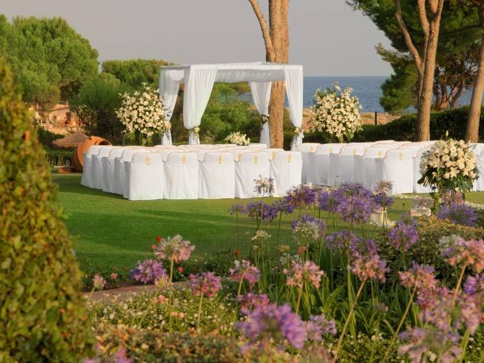 Experience tranquility and elegance in the colourful garden of the St. Regis Mardavall. Profile Photos of The St. Regis Mardavall Mallorca Resort Passeig Calvia s/n - Photo 9 of 27