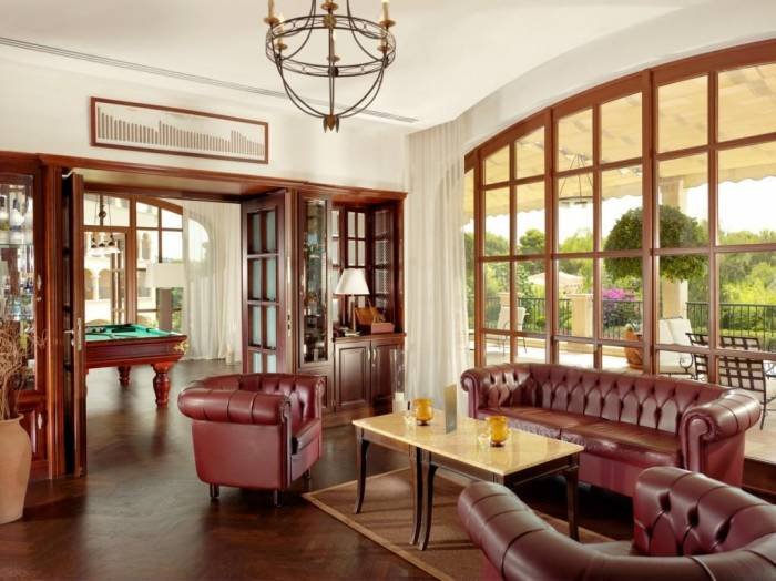 The Churchill's Lounge offers an exclusive selection of the world's best cigars and more than 100 different whiskys. Profile Photos of The St. Regis Mardavall Mallorca Resort Passeig Calvia s/n - Photo 19 of 27 The Churchill's Lounge offers an exclusive selection of the world's best cigars and more than 100 different whiskys. Profile Photos of The St. Regis Mardavall Mallorca Resort Passeig Calvia s/n - Photo 19 of 27
