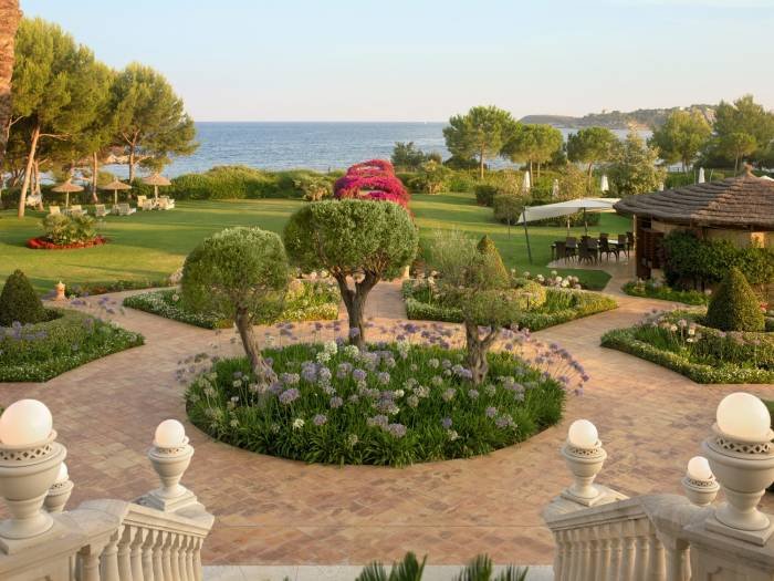 True relaxation in an idyllic atmosphere. Profile Photos of The St. Regis Mardavall Mallorca Resort Passeig Calvia s/n - Photo 27 of 27