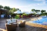 Our Pool Bar Sa Badia will delight you with light delicacies and cool drinks in the middle of an unique tropical landscape. The St. Regis Mardavall Mallorca Resort Passeig Calvia s/n 