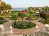 True relaxation in an idyllic atmosphere. The St. Regis Mardavall Mallorca Resort Passeig Calvia s/n 