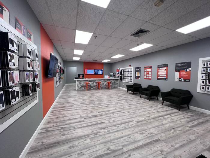  New Album of Quick Mobile Repair - Blue Ridge Crossing 4173 Sterling Ave - Photo 5 of 10