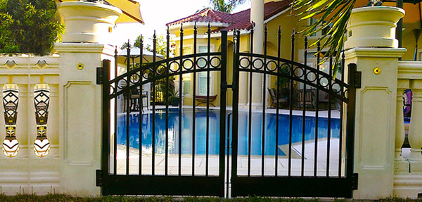  Profile Photos of Professional Grade Fence Inc. 613 Belvedere Rd NW - Photo 3 of 3
