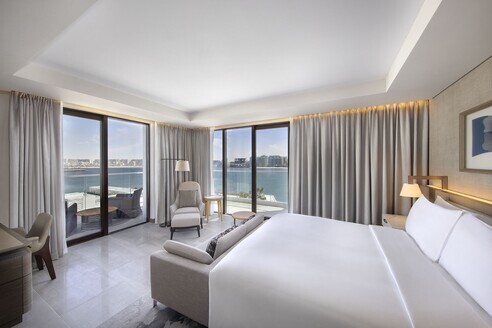Suite King Guest Room in Hilton Abu Dhabi Yas Island A luxurious property in Abu Dhabi, Yas Island of Hilton Abu Dhabi Yas Island Yas Bay, Yas Island - Photo 3 of 15