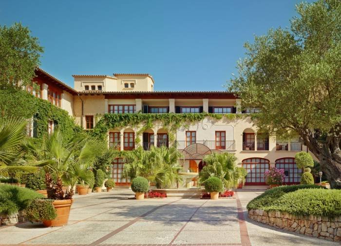 Surrounded by the greens and wonderfully lush gardens, enjoy the Mediterranean flair at our golf hotel. Profile Photos of Sheraton Mallorca Arabella Golf Hotel Carrer de Vinagrella, Urbanization Son Vida - Photo 3 of 23 Surrounded by the greens and wonderfully lush gardens, enjoy the Mediterranean flair at our golf hotel. Profile Photos of Sheraton Mallorca Arabella Golf Hotel Carrer de Vinagrella, Urbanization Son Vida - Photo 3 of 23