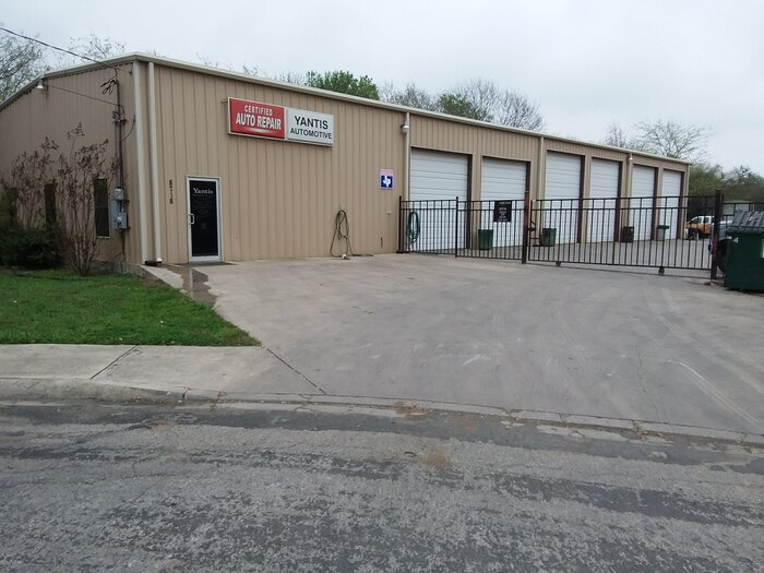  New Album of Yantis Automotive LLC 8718 Business Circle - Photo 2 of 4