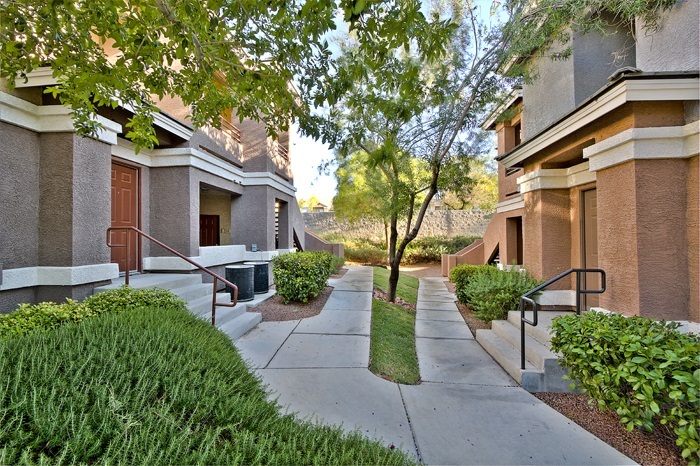  New Album of Adiamo Apartments 1350 West Horizon Ridge Parkway - Photo 2 of 4