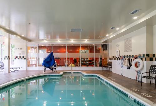  Profile Photos of Hilton Garden Inn Plymouth 14600 Sheldon Road - Photo 2 of 3