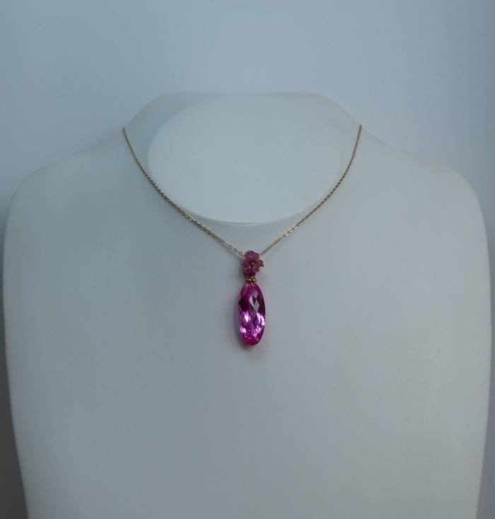 Pink sapphires & quartz Profile Photos of Sarah Haynes QUINTEIRO 9, BORRAXEIROS - Photo 13 of 29
