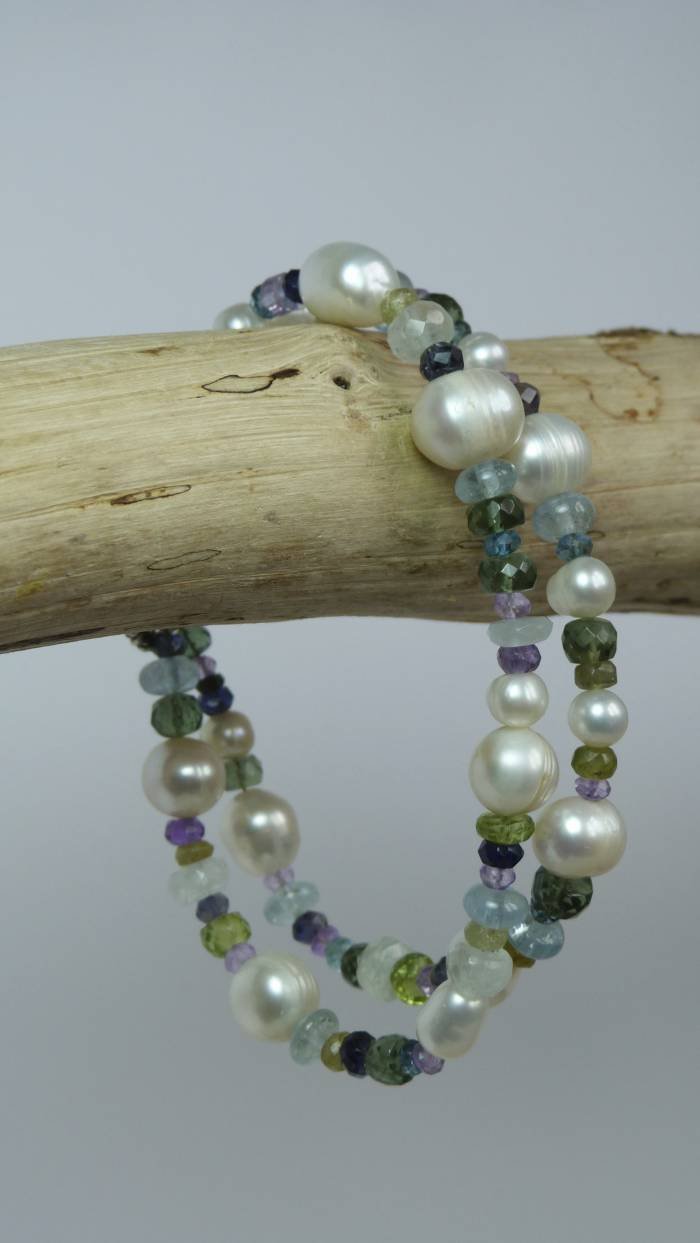 Pearl & multi gemstone Profile Photos of Sarah Haynes QUINTEIRO 9, BORRAXEIROS - Photo 4 of 29