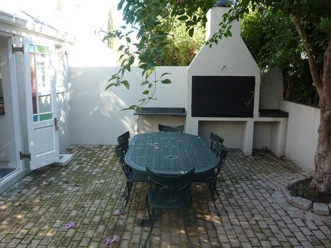 Outside braai at Laurel Profile Photos of Accommodation-in-Franschhoek Erika street - Photo 12 of 14
