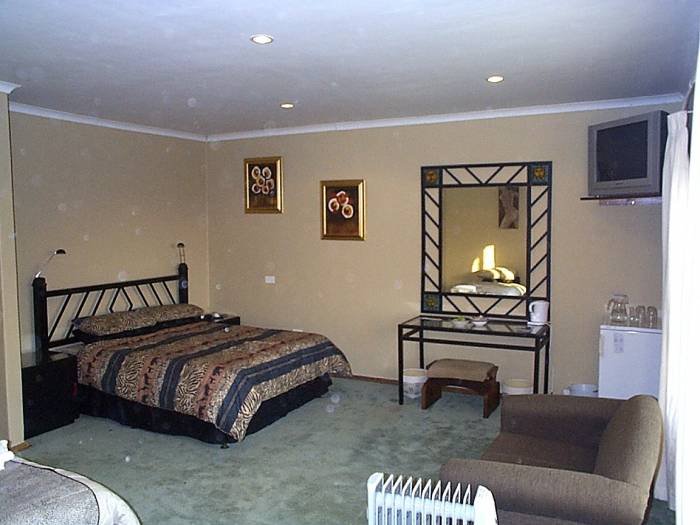  Profile Photos of Hilton View B&B 2 st Michaels rd - Photo 3 of 7