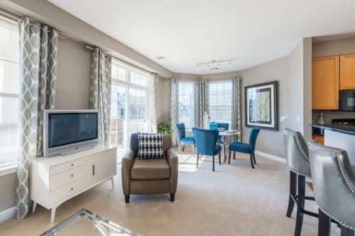 Prospect Hall Apartments of Prospect Hall Apartments 909 Mansion Drive - Photo 1 of 2