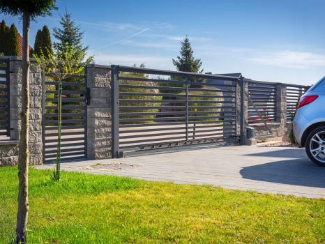  Profile Photos of Ada County Fence Pros 1106 S Vermont Ave - Photo 2 of 3