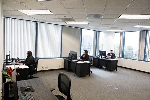  New Album of Banderas Law, PC 3401 North Centre Lake Drive - Photo 2 of 4