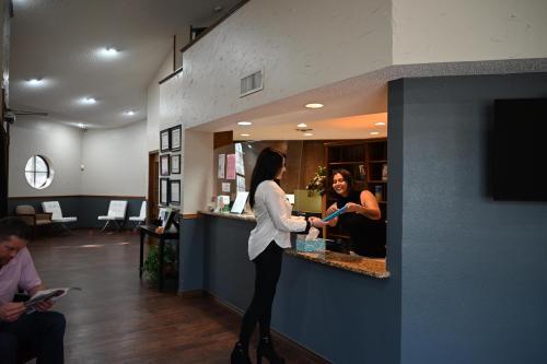  Profile Photos of Arlington Dental 821 N. Fielder Road - Photo 2 of 3