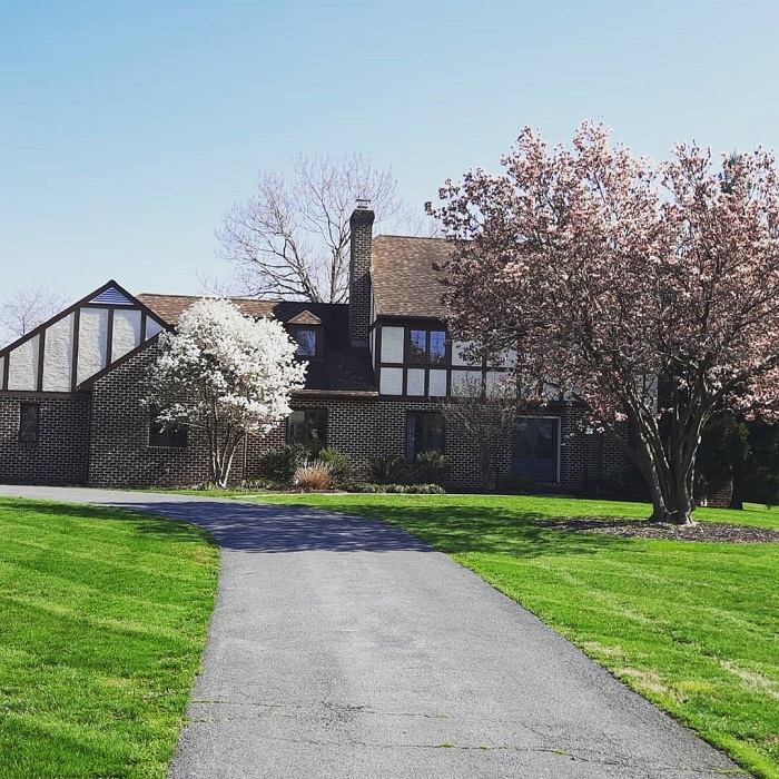  New Album of Berkshire Hathaway Homesale Realty - The Craig Hartranft Team 150 N Pointe Blvd - Photo 1 of 2