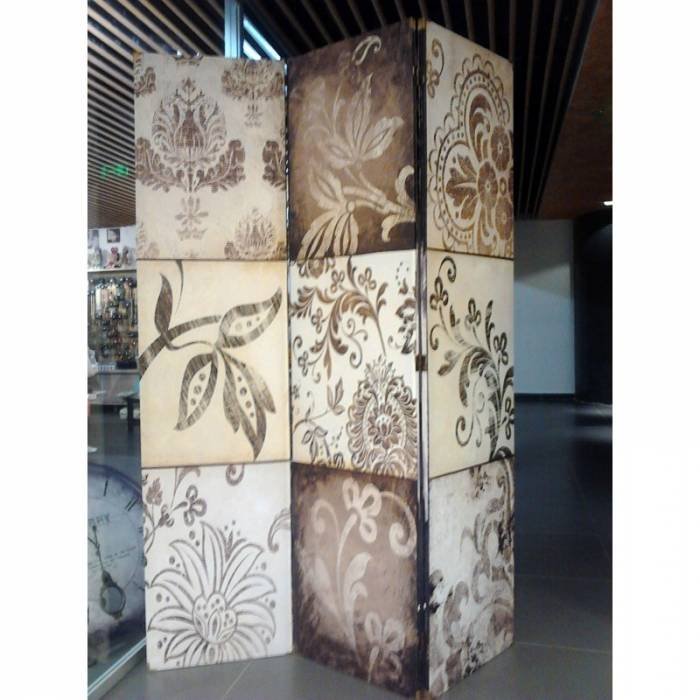 Paravane decorative despartitoare de camera pot fi folosite pe post de garderoba sau ca perete despartitor intre camere.<br />
Asezate in locul potrivit, paravanele despartitoarre pot completa placut infatisarea unui spatiu interior.<br />
www.cadouri-decoratiuni.c Paravane decorative de camera 590 lei of Magazinele Juliana Ferdinand 103 - Photo 2 of 34 Paravane decorative despartitoare de camera pot fi folosite pe post de garderoba sau ca perete despartitor intre camere.<br />
Asezate in locul potrivit, paravanele despartitoarre pot completa placut infatisarea unui spatiu interior.<br />
www.cadouri-decoratiuni.c Paravane decorative de camera 590 lei of Magazinele Juliana Ferdinand 103 - Photo 2 of 34
