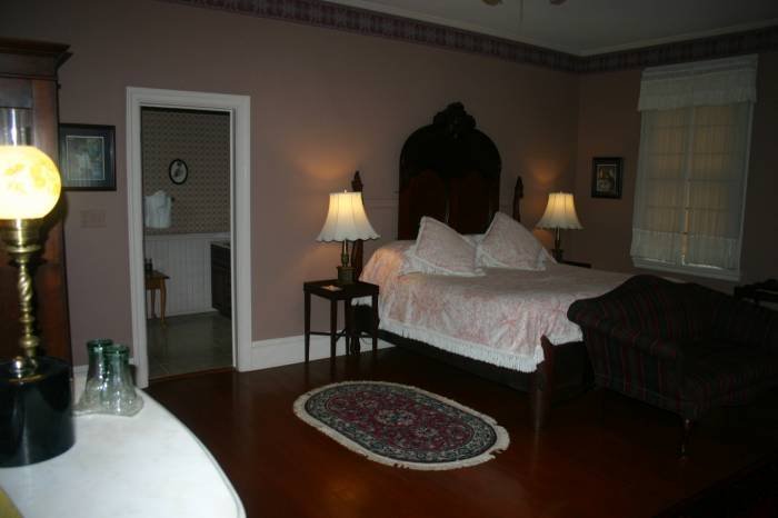 Galleries 2 Corners Mansion Inn of Corners Mansion Inn - A Bed and Breakfast 601 Klein Street - Photo 5 of 10