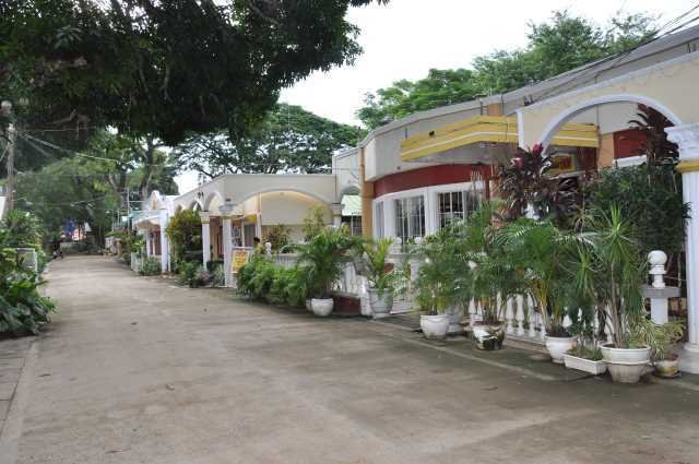  New Album of D LUCKY GARDEN INN AND SUITES PEO road rizal avenue extension - Photo 9 of 17