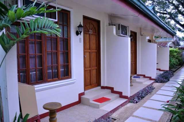  New Album of D LUCKY GARDEN INN AND SUITES PEO road rizal avenue extension - Photo 5 of 17