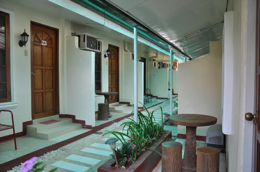  Pricelists of D LUCKY GARDEN INN AND SUITES PEO road rizal avenue extension - Photo 4 of 6