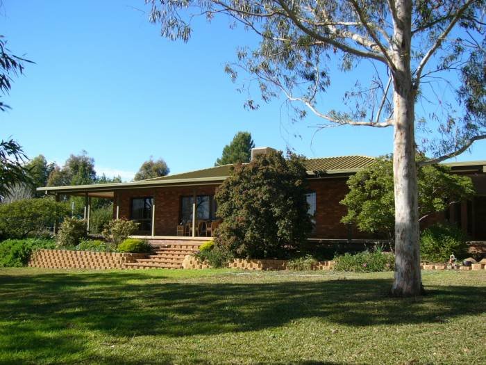  Profile Photos of Sunset View B&B Forbes NSW 229 Edward St - Photo 1 of 4