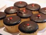 Boston Cream Pie cupcakes, Yummy Walks, Boston