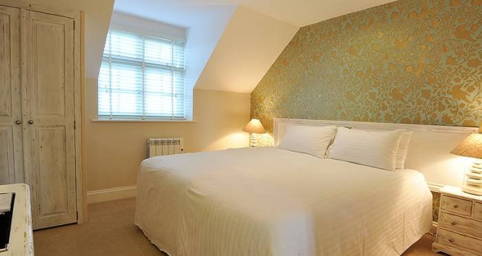  Profile Photos of The Lifeboat Inn Ship Lane - Photo 16 of 16