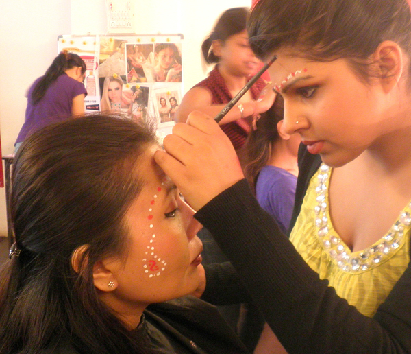  Profile Photos of Professional Makeup Training in India - Fatmu Makeup Academy 133, first floor, Gazebo House, Next to Natures Basket, Hill road, Bandra (W) - Photo 2 of 8