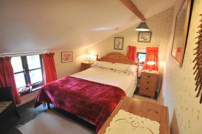 North-facing double bedroom Profile Photos of Pollywiggle Cottage 40 The Drove, West Raynham - Photo 5 of 9