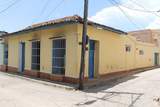  Hostal Riselda Francisco J. Zerquera 261 e/c Carlos Echenagusia y Jose Marti. 