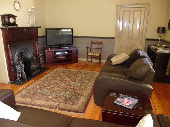 Satellite TV & DVD Viewing Country bakehouse 2013New Album of Country bakehouse Accommodation Main Street - Photo 3 of 8