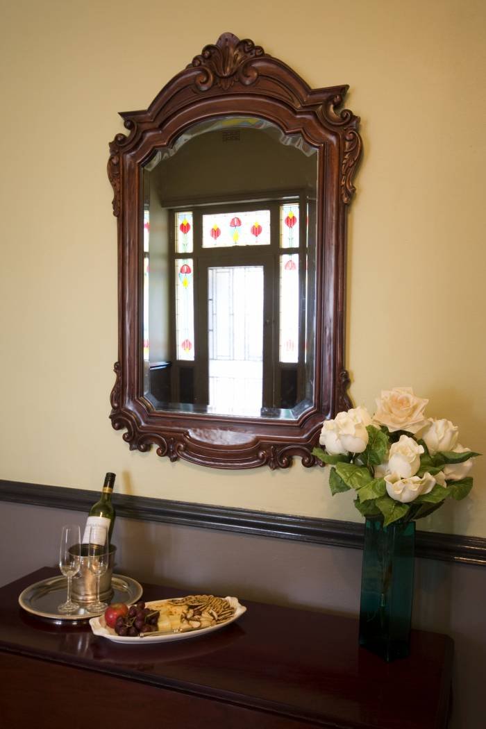 Loungeroom display mirror. Profile Photos of Country bakehouse Accommodation Main Street - Photo 10 of 11