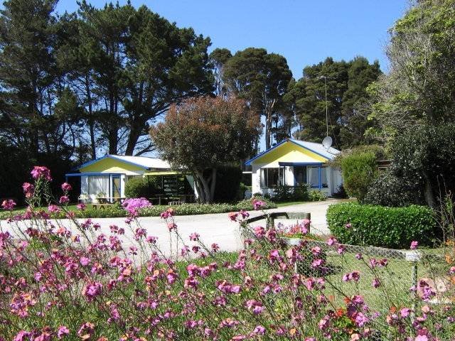  Profile Photos of King Island Holiday Accommodation 125 The Esplanade - Photo 1 of 6