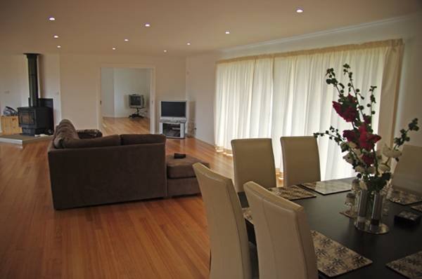  Profile Photos of Bruny Island Accommodation Services 209 Simpsons Bay Rd - Photo 18 of 25