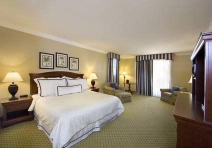  Profile Photos of Inn at Pelican Bay 800 Vanderbilt Beach Road - Photo 16 of 21