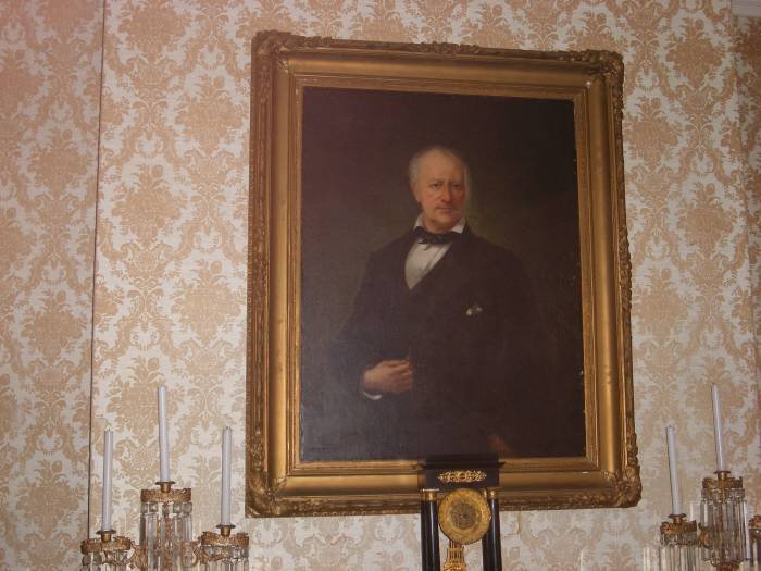  Profile Photos of Auburn Antebellum Home 400 Duncan Avenue - Photo 3 of 4