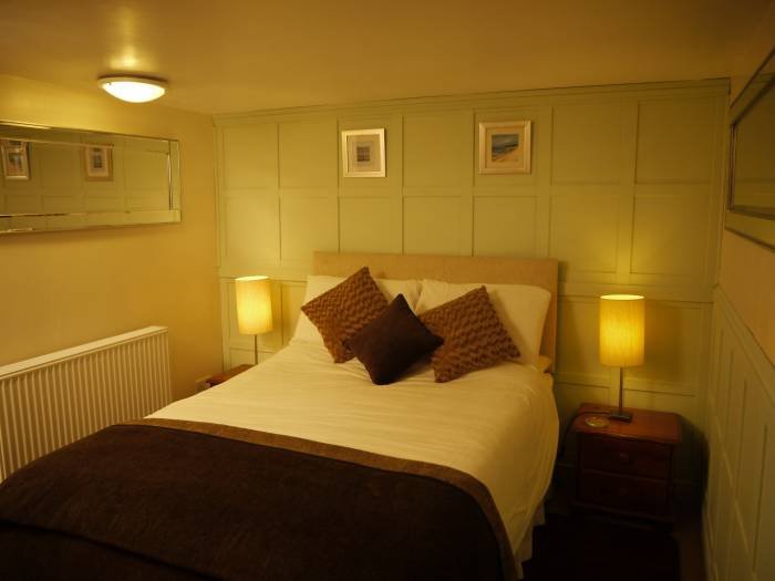 Bedroom in Well Cottage Internal photos of holiday properties. of Manston Court Accommodations Manston Court, Manston Court Road, Manston, - Photo 17 of 18