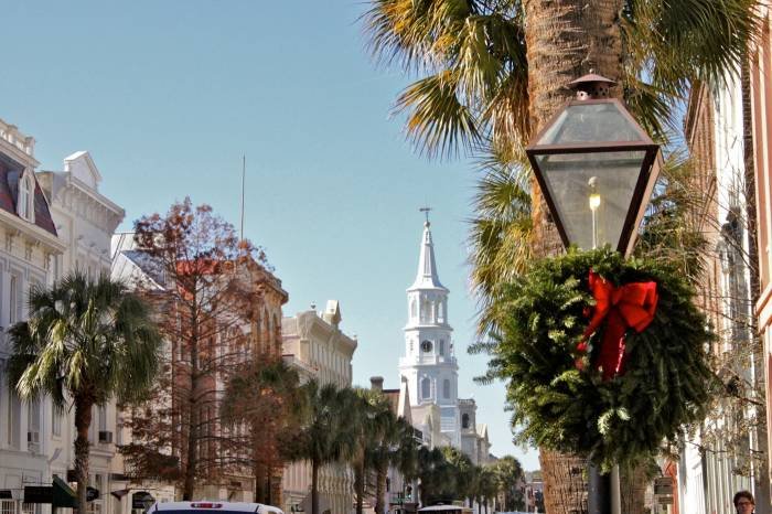  Profile Photos of Charleston History Tours ...... Picture Perfect 96 Meeting Street         (Washington Park, between Broad & Meeting Streets) - Photo 8 of 8