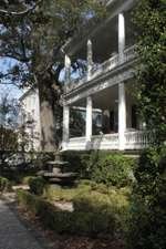  Charleston History Tours ...... Picture Perfect 96 Meeting Street         (Washington Park, between Broad & Meeting Streets) 