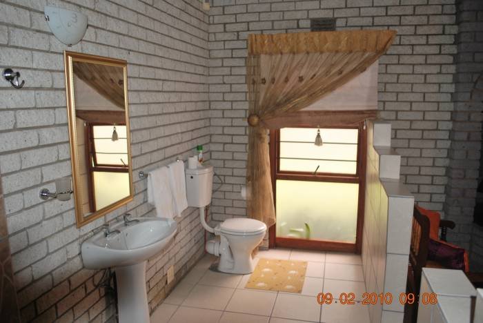  Profile Photos of LENS BED & BREAKFAST GUESTHOUSE 12 Nagel Street - Photo 15 of 16